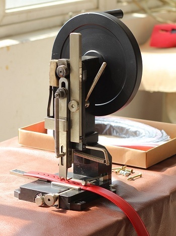 Belt and strap embossing machine 